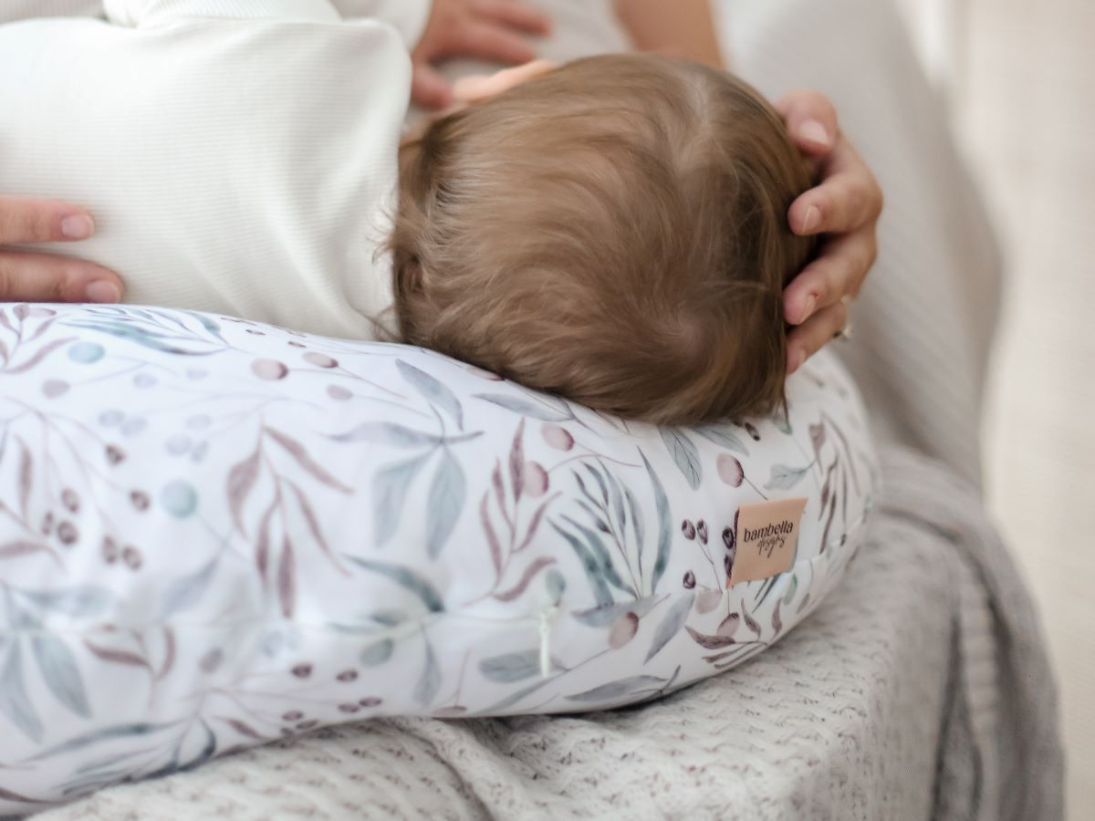 Nursing pillow best sale the warehouse