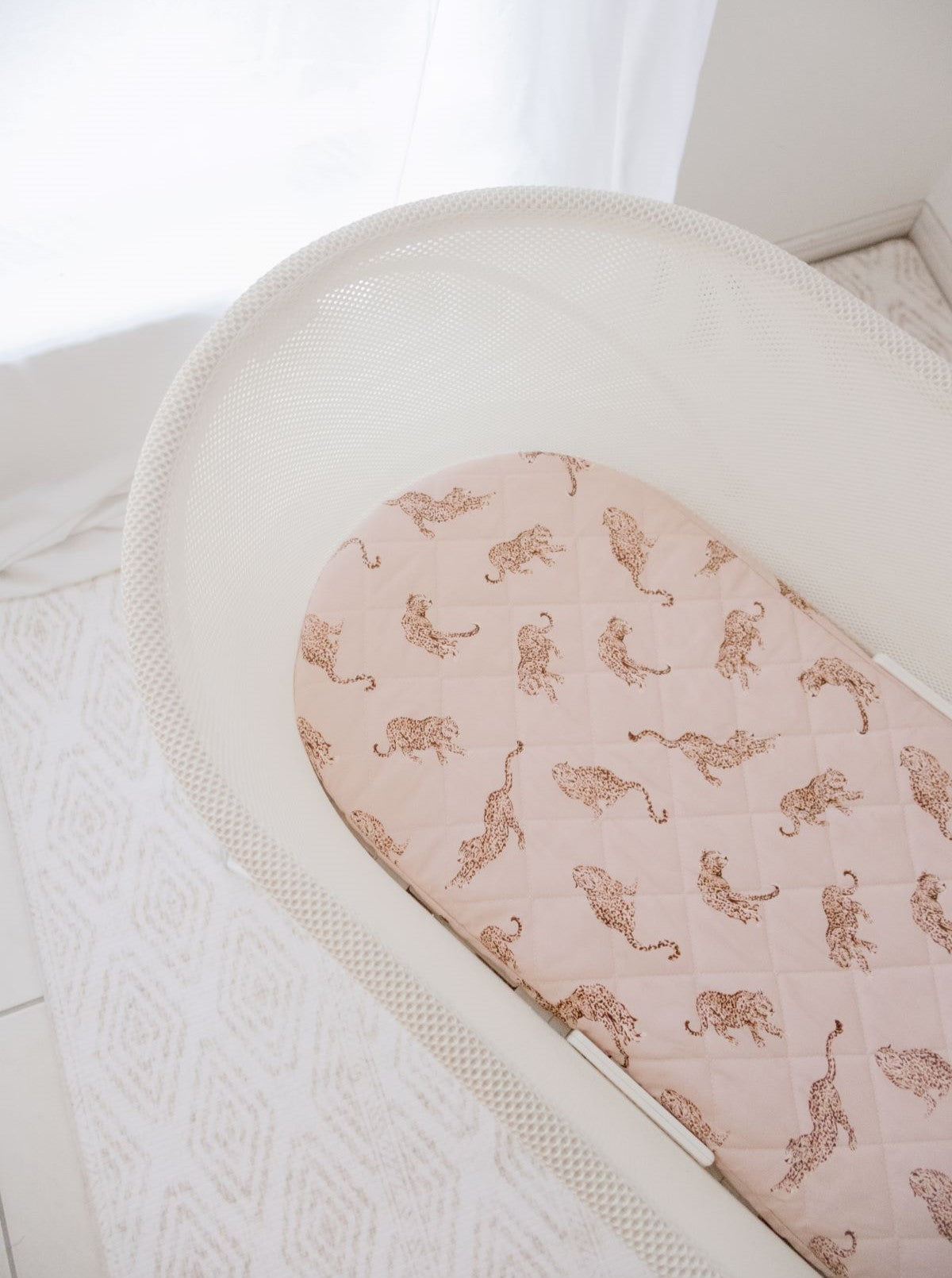 Small Oval/Moses Fitted Waterproof Sheet | Queen of the Jungle