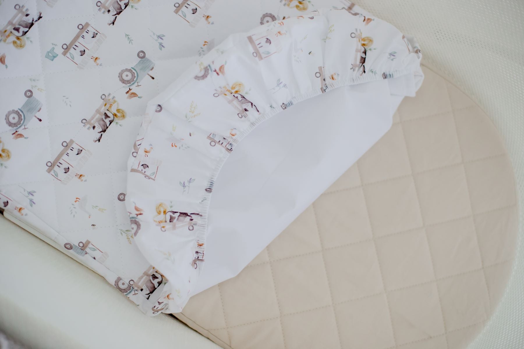Small Oval/Moses Fitted Waterproof Sheet | Oat
