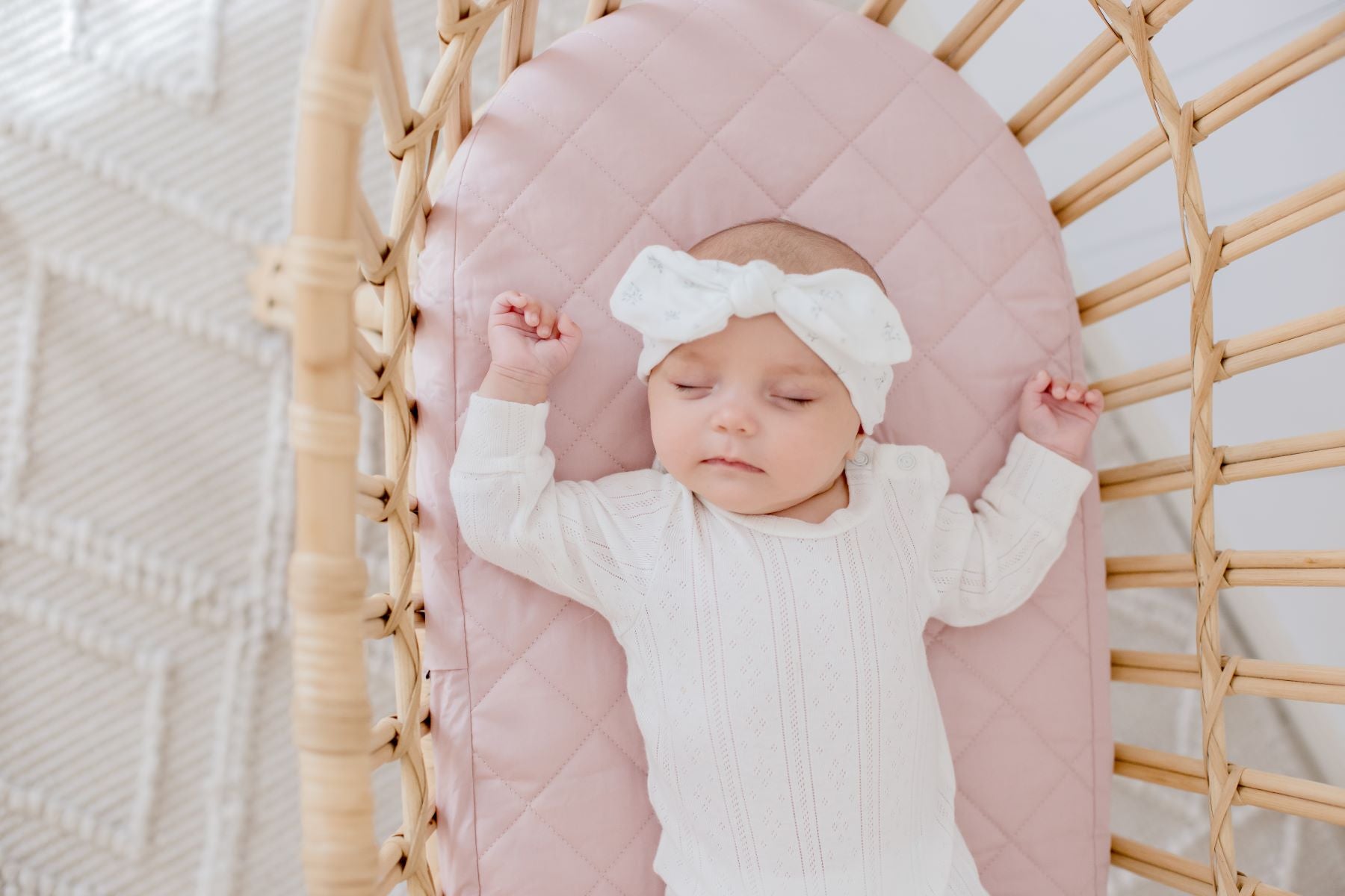 Small Oval/Moses Fitted Waterproof Sheet | Lullaby Pink