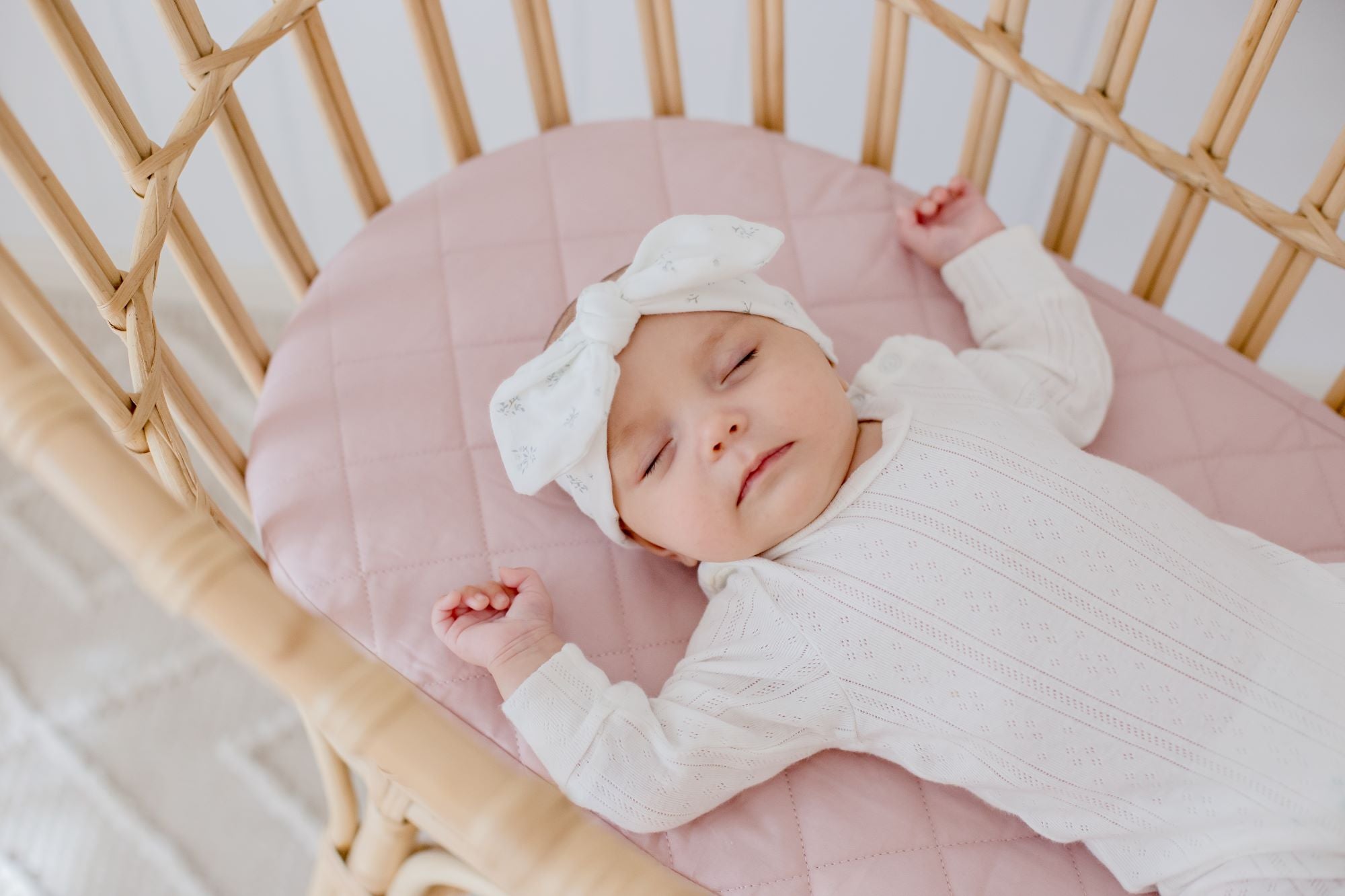 Small Oval/Moses Fitted Waterproof Sheet | Lullaby Pink