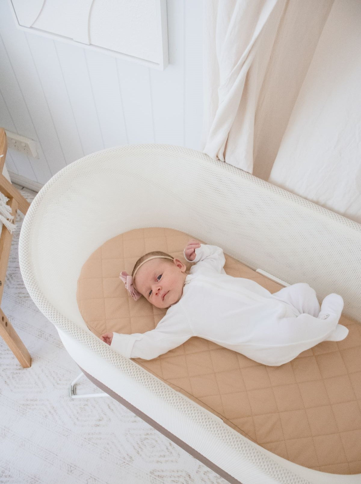 Small Oval/Moses Fitted Waterproof Sheet | Nude