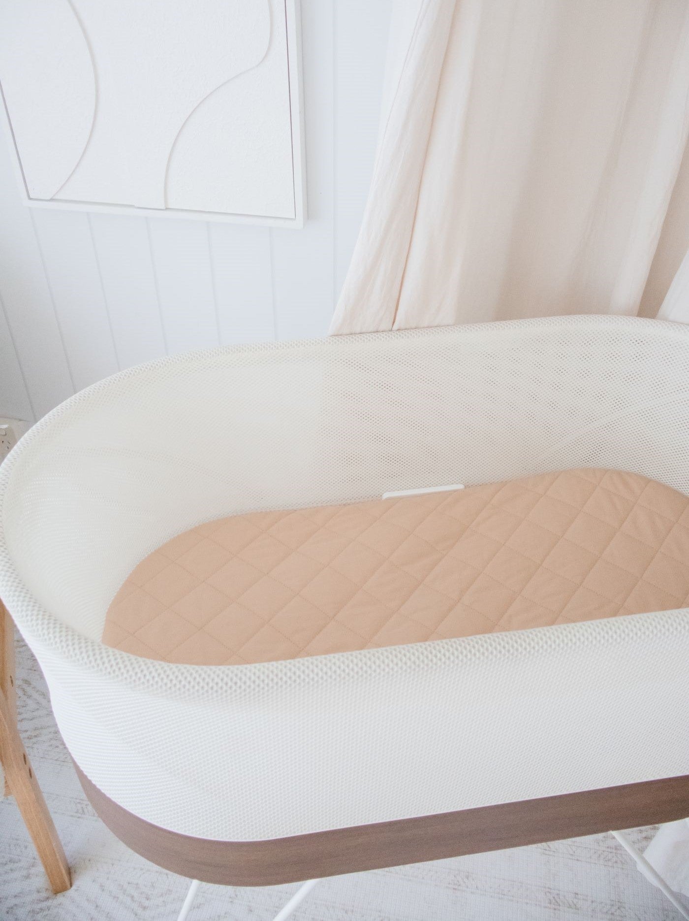 Small Oval/Moses Fitted Waterproof Sheet | Nude